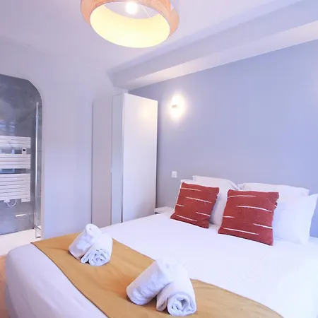 Luxury 3-bedroom In Hyper Centre Air Con Lift Apartmán