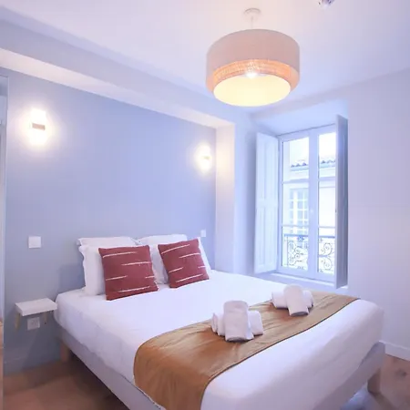 Luxury 3-bedroom In Hyper Centre Air Con Lift *