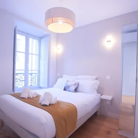 Luxury 3-bedroom In Hyper Centre Air Con Lift Apartman