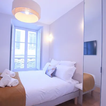 Apartmán Luxury 3-bedroom In Hyper Centre Air Con Lift *