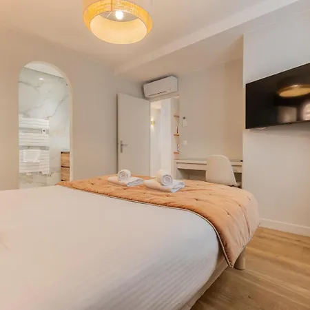 Luxury 3-bedroom In Hyper Centre Air Con Lift Lejlighed *
